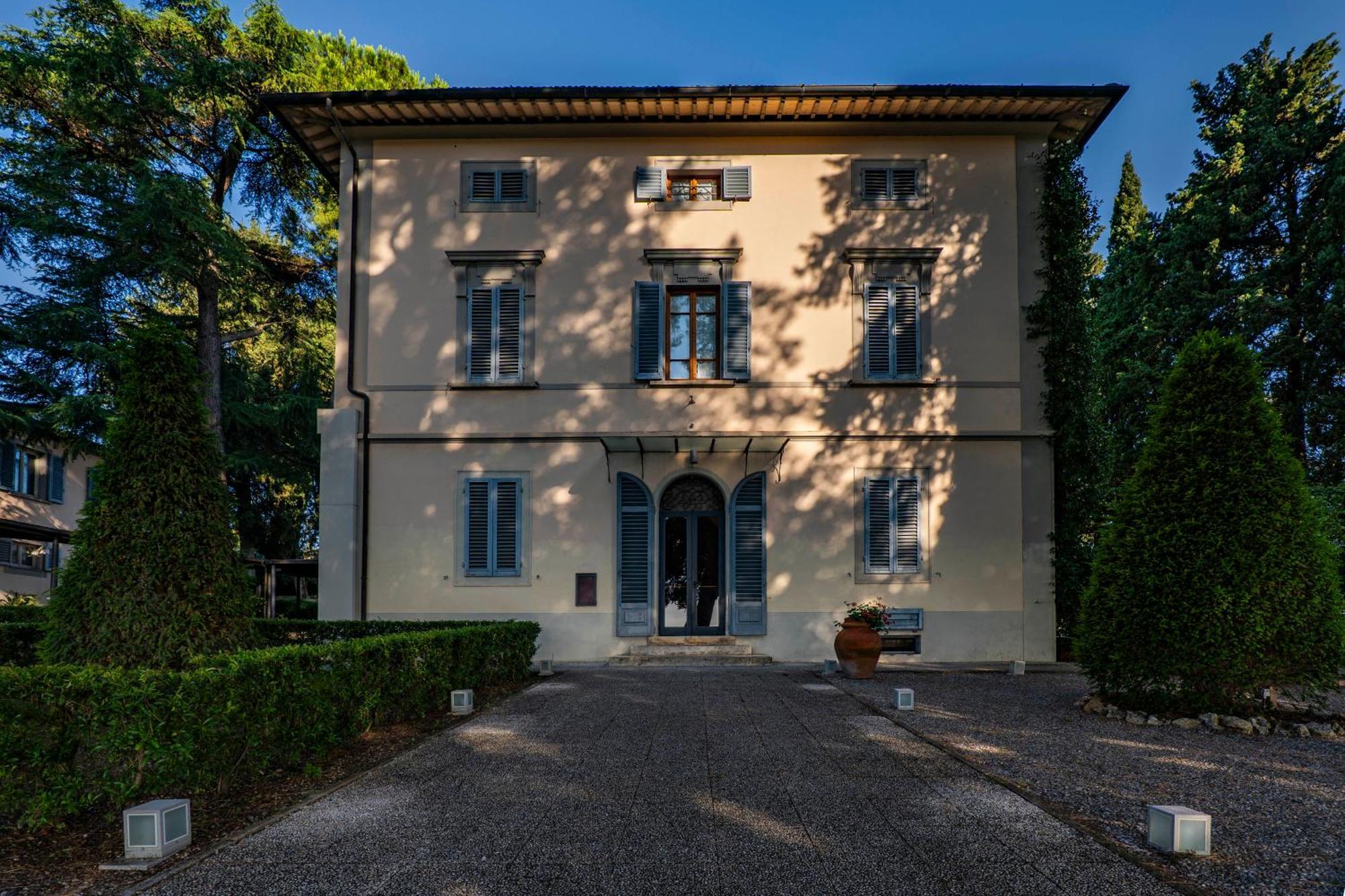 Hotel Villasanpaolo & 4*