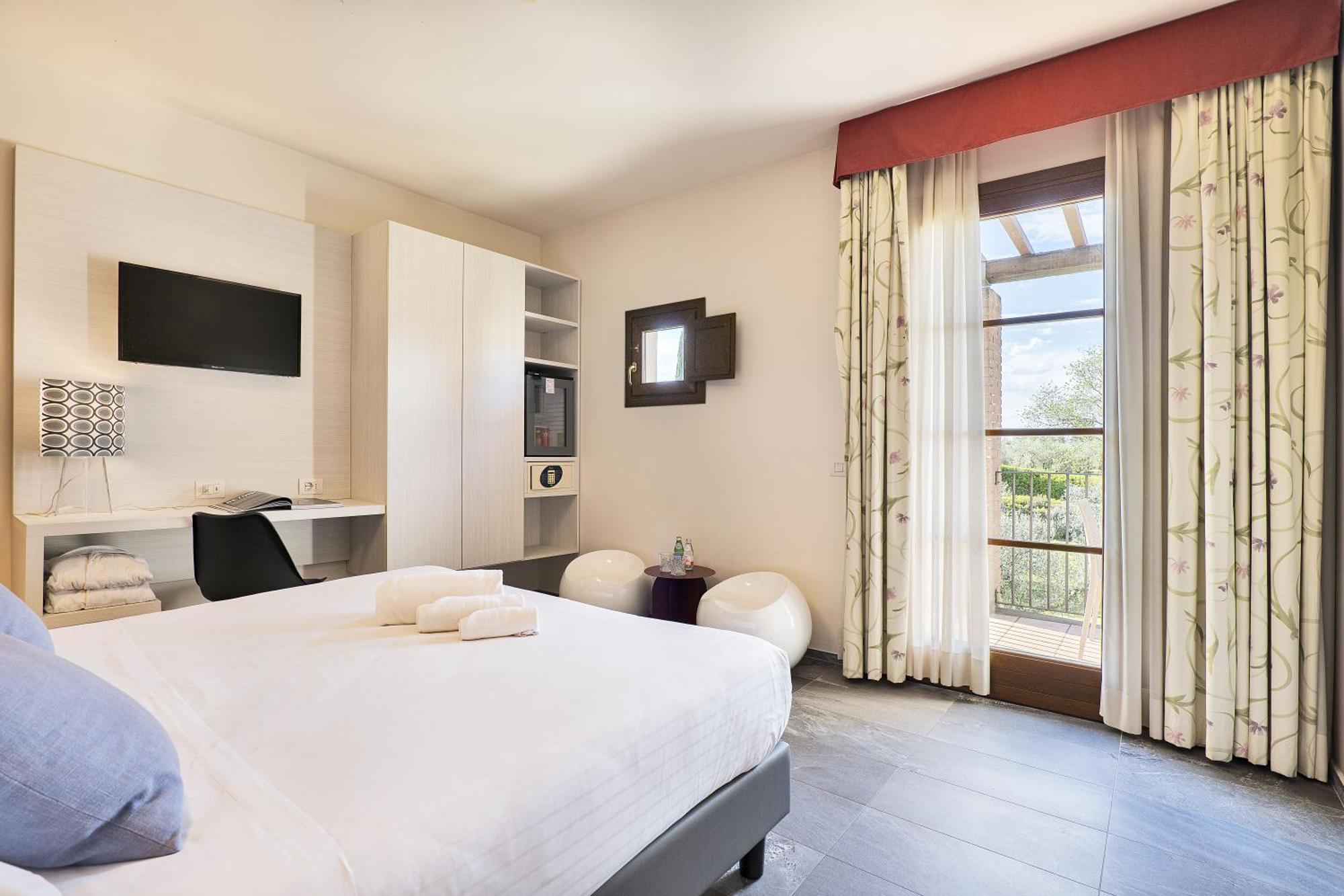 Villasanpaolo & 4*