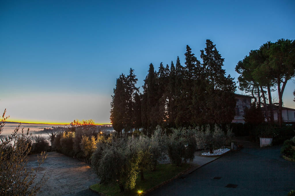 Hotel Villasanpaolo & 4*